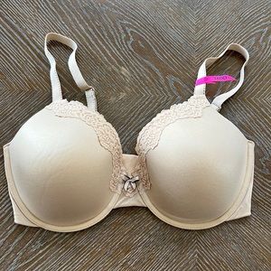 MaidenForm 38DD Extra Coverage T-Shirt Bra